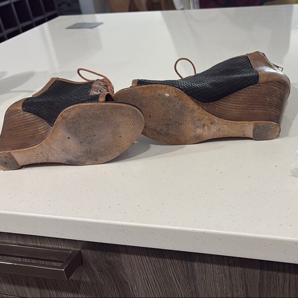 Relance Brown and Black Wedge Open Tor Ankle Boots - Picture 7 of 9